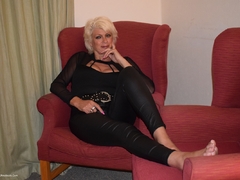 Dimonty - Leather  Stripping Gallery