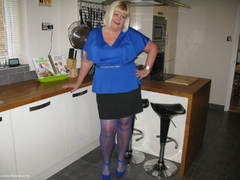 Chrissy UK - Delivery Guy Blowjob Video