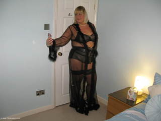 Chrissy UK - Selfie Night Gallery