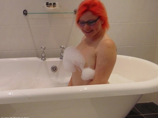Mollie Foxxx - In The Bath