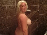 Shower Time featuring Barby Free Pic 1