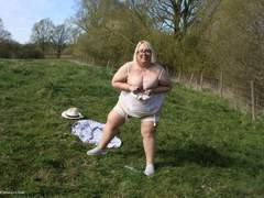 Lexie Cummings - Sunny Walk Gallery