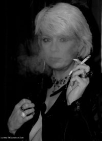 Dimonty Smokes featuring Phillipas Ladies