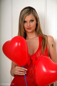 Tarra White, Red Hearts Pt1 featuring Susy Rocks