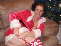 Rockin Around The Christmas Tree featuring Tiffany Lynne Free Pic 1