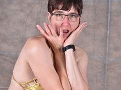 Hot Milf - Golden Dress Pt1 Gallery