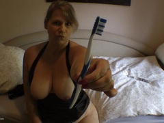 Sweet Susi - Electric Toothbrush - An Emergency Vibrator Video