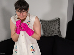 Hot Milf - White Apron Pink Gloves Pt1 Gallery