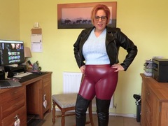 Curvy Claire - Damn Tight Trousers Pt1 Video
