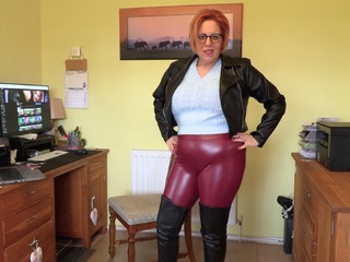 Curvy Claire - Damn Tight Trousers! Pt1