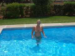 Sweet Susi - Naked In The Pool Gallery