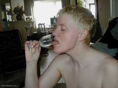 Tiffany Pearl - Spunk Drinking Horn Gallery