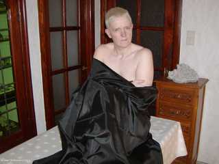 Tiffany Pearl - Black Sheet Gallery