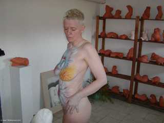 Tiffany Pearl - Body Painting Fun Pt2 Gallery