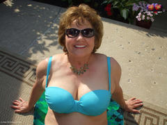 Busty Bliss - Summer Heat Gallery