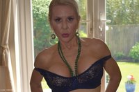 Black Lingerie featuring Emerald Free Pic 1