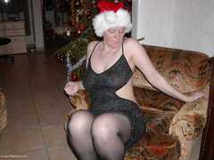 Tiffany Pearl - Xmas Fun Pt2 Gallery