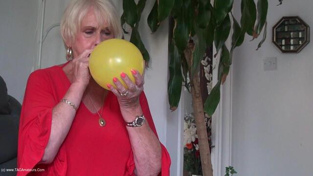 Sparkle - Blowing Up Balloons video