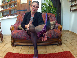Mary Bitch - Foot Fetish Pt1 Video