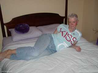 Tiffany Pearl - Bedroom