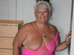 Princess Peachy - Dressed In Pink Gallery