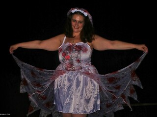 Cheeky Dee - Zombie Bride Gallery