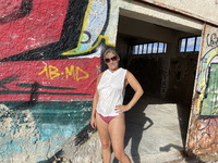 Exhibitionist In Greece featuring Sweet Susi Free Pic 1