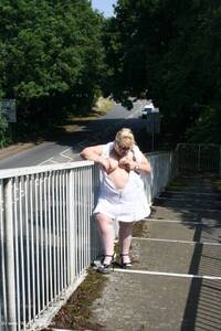 Flashing On The Bridge featuring Lexie Cummings