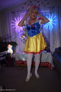 Princess Jasmin & Snow White featuring Princess Peachy