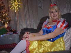 Princess Peachy - Princess Jasmin  Snow White Gallery