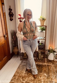 Baby has got her blue jeans on featuring Lil Ms Muffet