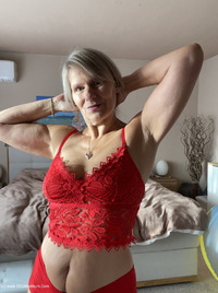 Photoshoot In Lingerie featuring Sweet Susi