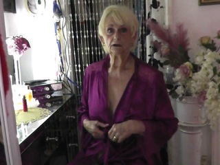 Sparkle - Getting ready to go shopping Video