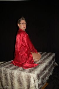 Red Robe featuring Wilma